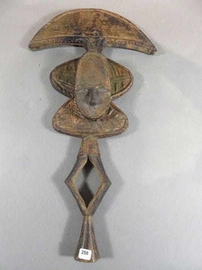 Figure de reliquaire. Ame de bois plaquée...
