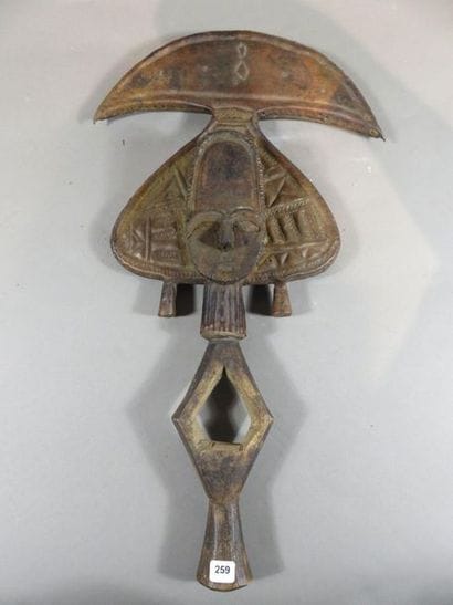 Figure de reliquaire. Ame de bois plaquée...