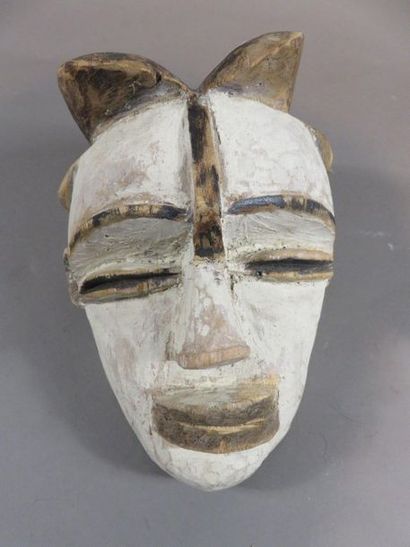 Masque facial Okuyi, portrait de jeune fille....