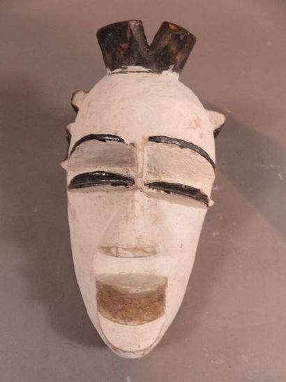 Masque facial Okuyi, portrait de jeune fille....