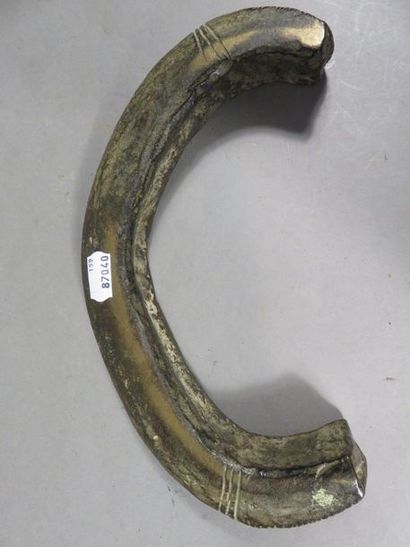 Torque. Bronze. Longueur : 25 cm. Gabon,...