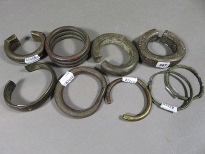 Lot de neuf bracelets. Bronze. Nigéria-G...
