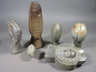Lot de six têtes trophées. Pierre, Hauteur...