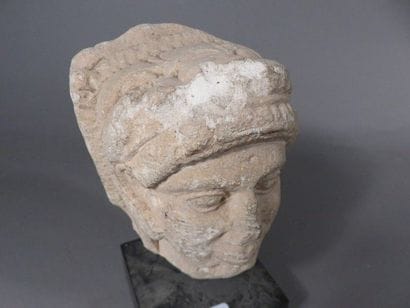 Tête provenant d’une statue représentant...