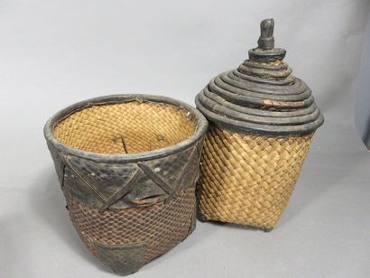 Lot : un ensemble de 12 paniers gigogne indonésien...