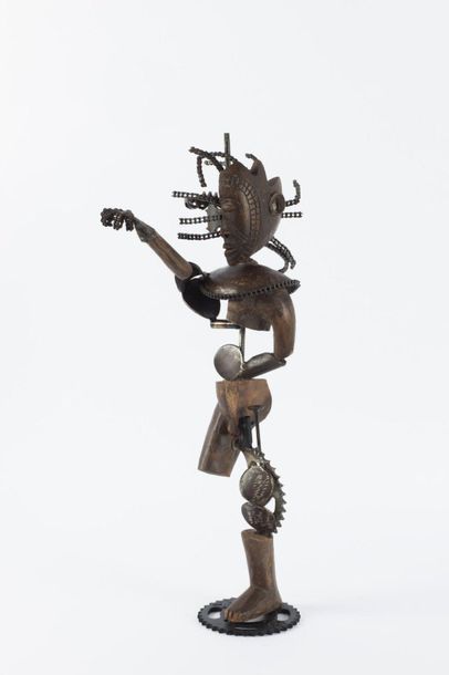 SAVADOGO Issiaka (né en 1987, Burkina Faso)

Révolu

Sculpture...