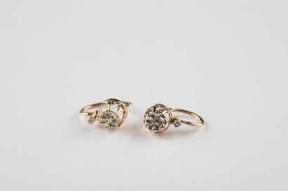 Paire de boucles d’oreilles dormeuses en...