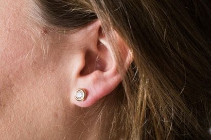 Paire de boucles d'oreilles en or jaune ornée...