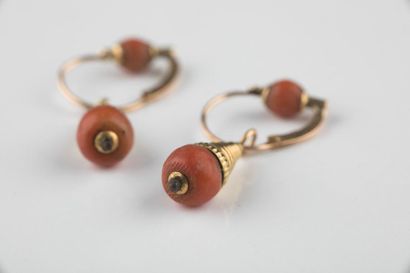 Paire de boucles d’oreilles dormeuses en...