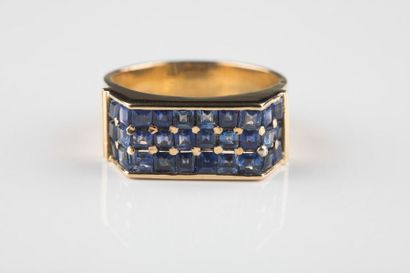 Bague de style années 40 en or ornée d’un...