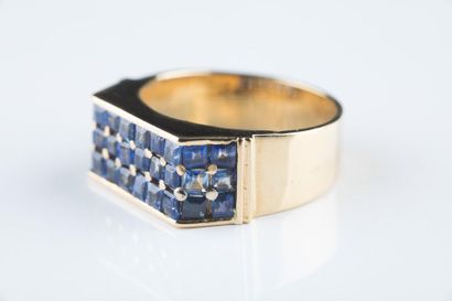 Bague de style années 40 en or ornée d’un...