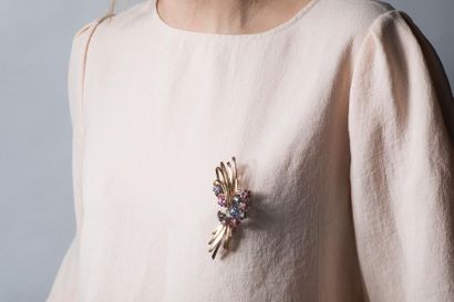 BOUCHERON

Broche gerbe en or jaune et platine,...