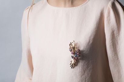 BOUCHERON

Broche gerbe en or jaune et platine,...