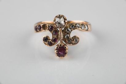 Bague en or jaune ornée d’un rubis et d’un...