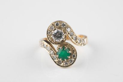 Bague en or jaune et gris, forme « toi et...