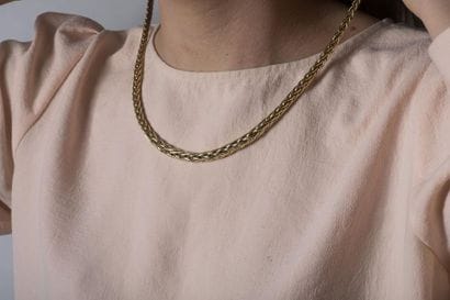 Collier en or jaune maille palmier, en chute....