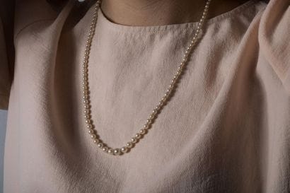Collier composé de 129 perles de culture....