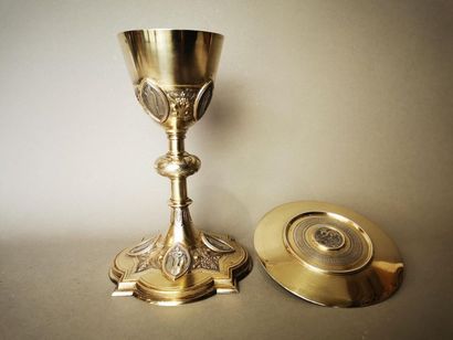 CALICE ET PATENE en argent et argent doré....