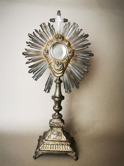 OSTENSOIR en argent. PARIS, 1819-1838. Il...