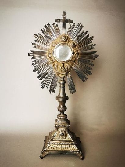 OSTENSOIR en argent. PARIS, 1819-1838. Il...