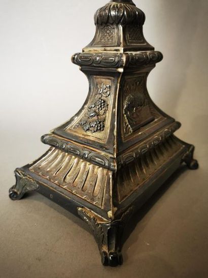 OSTENSOIR en argent. PARIS, 1819-1838. Il...