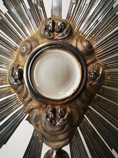 OSTENSOIR en argent. PARIS, 1819-1838. Il...