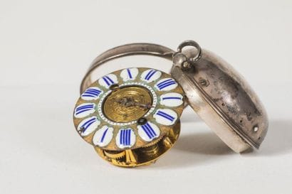 Bel oignon Louis XIV, montre réveil en argent,...