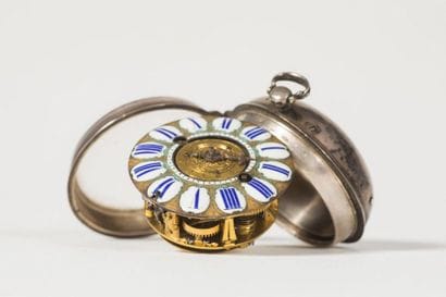 Bel oignon Louis XIV, montre réveil en argent,...