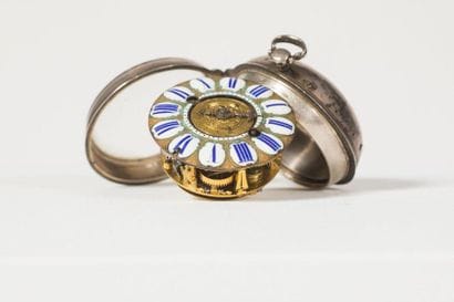 Bel oignon Louis XIV, montre réveil en argent,...