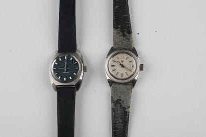 Lot de deux montres LIP de dame en acier,...