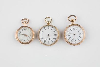 Lot de trois montres pendentif en or 750...