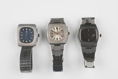 Lot de trois montres LIP, électronic, boîtiers...