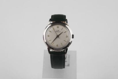 Montre bracelet en acier LIP, N° 218919,...