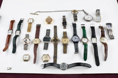 Lot de montres divers