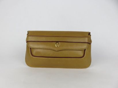 CARTIER, Must

Petit sac baguette vintage...