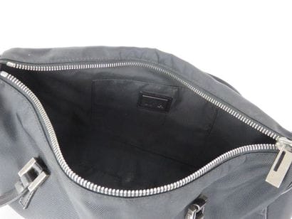 FENDI

Petit sac baguette en toile noire

(bon...