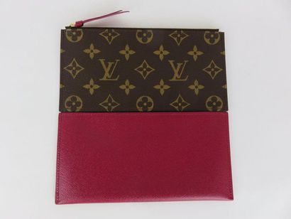 Louis VUITTON

Porte-carte fuchsia et pochette...