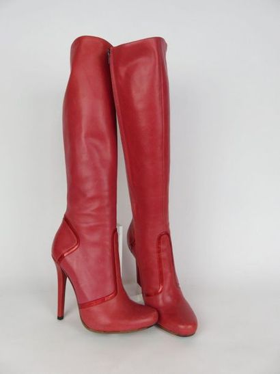 FREELANCE

Paire de bottes glamour à talon...