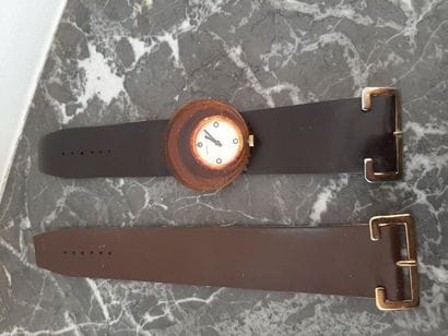 Pierre CARDIN - Montre à boîtier chromé et...