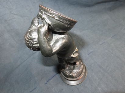 D'après CLODION

Putto portant un bassin...