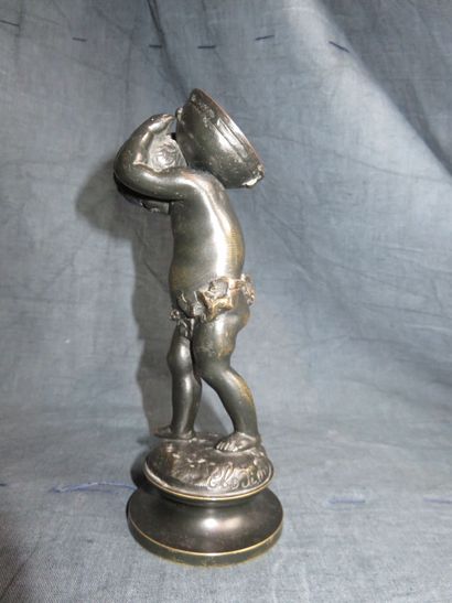 D'après CLODION

Putto portant un bassin...