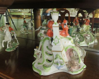 NYMPHENBURG 

Ensemble ornemental en porcelaine...