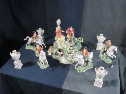 NYMPHENBURG 

Ensemble ornemental en porcelaine...