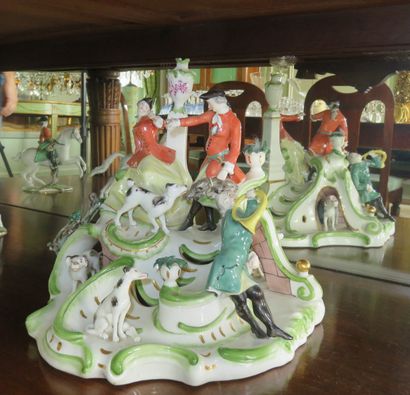 NYMPHENBURG 

Ensemble ornemental en porcelaine...
