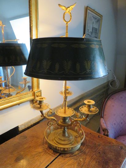 Lampe bouillotte en bronze ciselé et doré,...