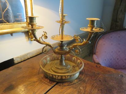 Lampe bouillotte en bronze ciselé et doré,...