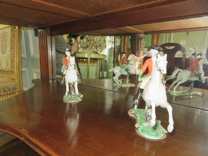 NYMPHENBURG 

Ensemble ornemental en porcelaine...