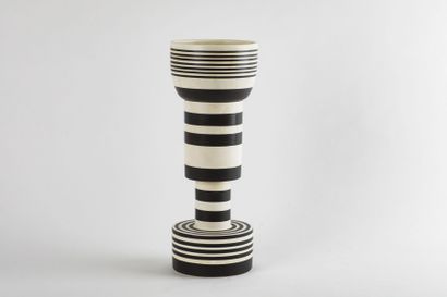 Ettore SOTTSASS 

Calice. 

Vase en céramique...