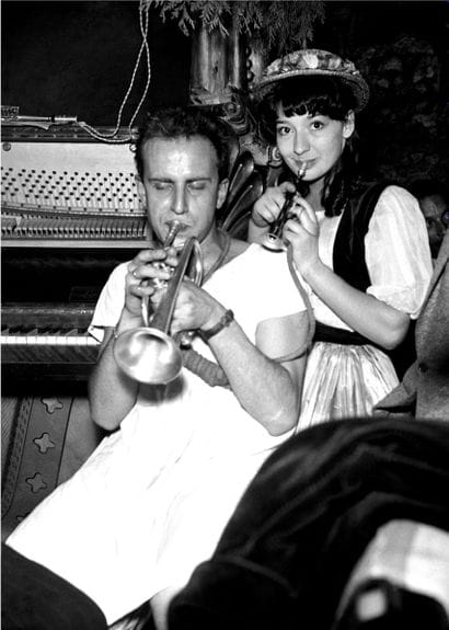 Georges DUDOGNON 

Juliette Gréco jouant...