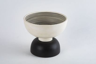 Ettore SOTTSASS 

Alzata. 

Coupe en céramique...